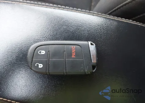 2018 Jeep Compass Sport Fwd z USA, uszkodzony, nr VIN 3C4NJCAB9JT136880